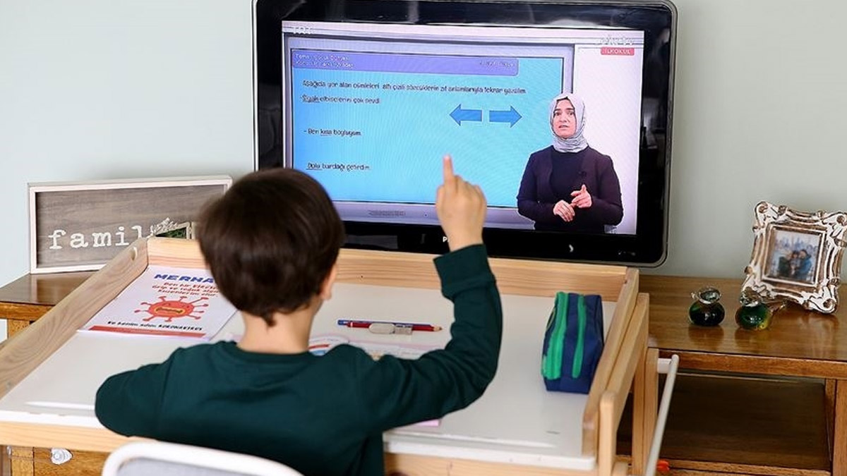 Son dakika! MEB açıkladı: Uzaktan eğitim devam edecek mi?