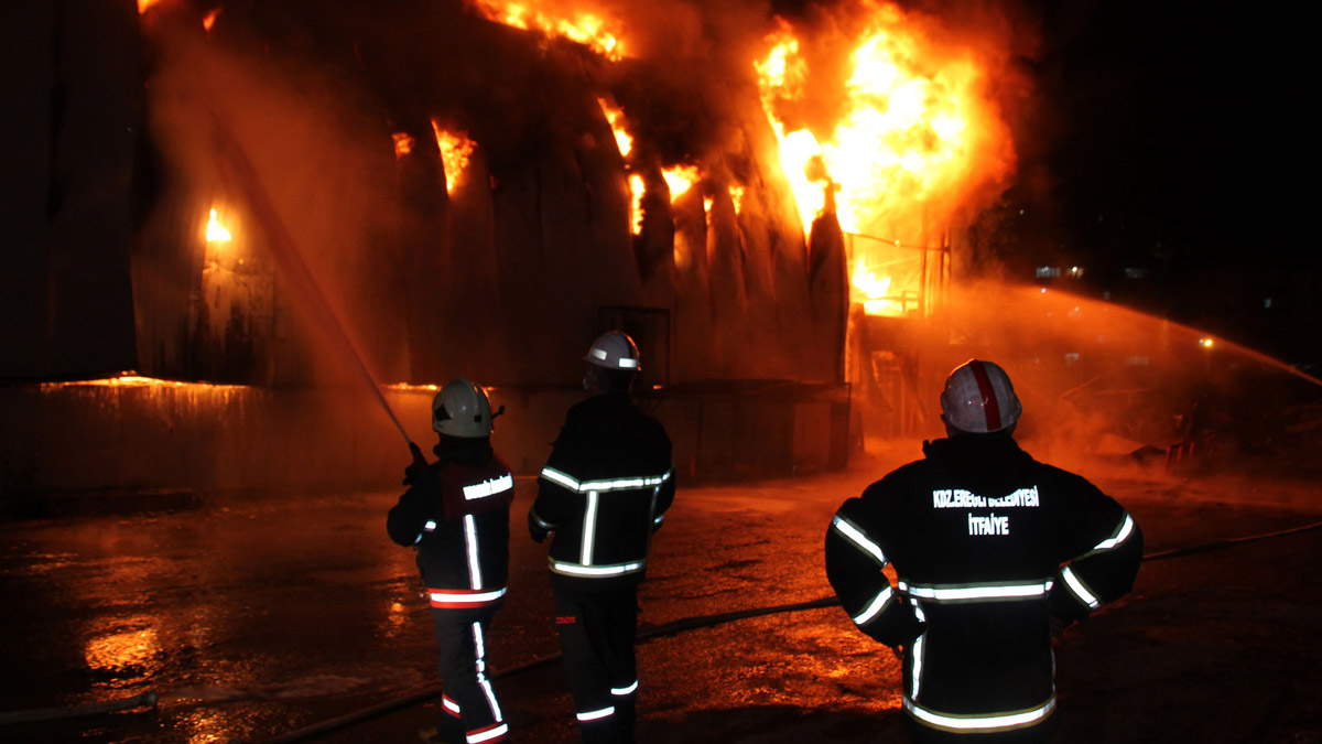 Toptan market alev alev yandı