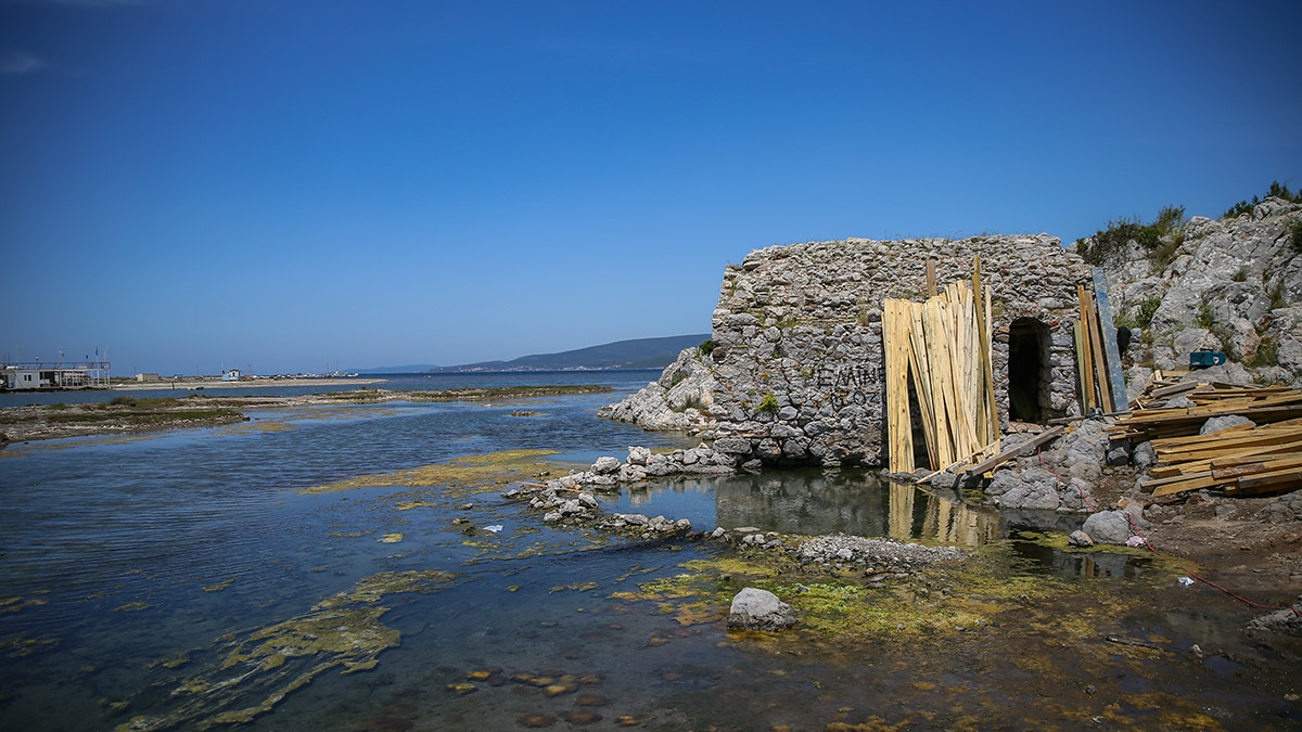 İzmir'deki tarihi Roma hamamı aslına uygun restore ediliyor