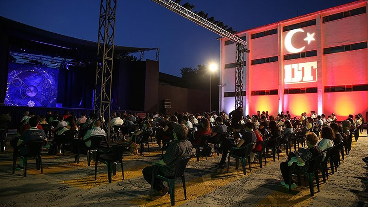 Açık Hava Tiyatrosu Yaz Oyunları başlıyor