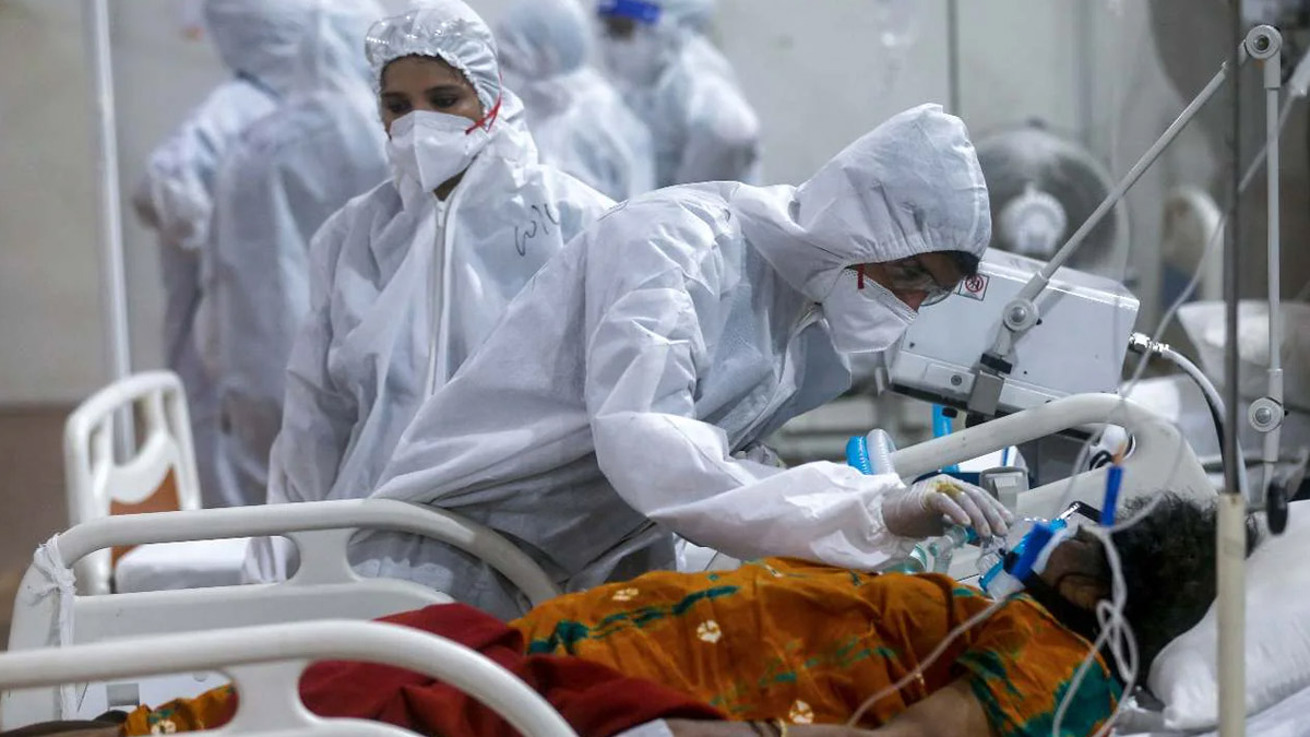 Koronavirüs Hindistan'ı kasıp kavuruyor! Bir acı rekor daha