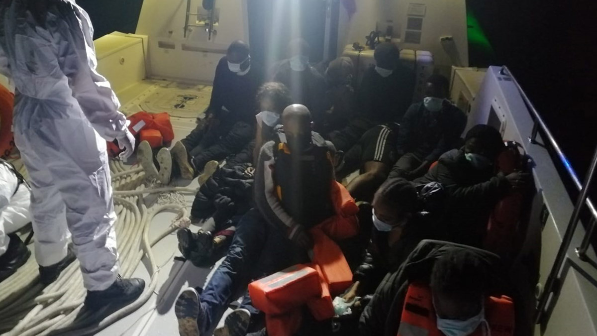 Ölüme itilen göçmenler kurtarıldı