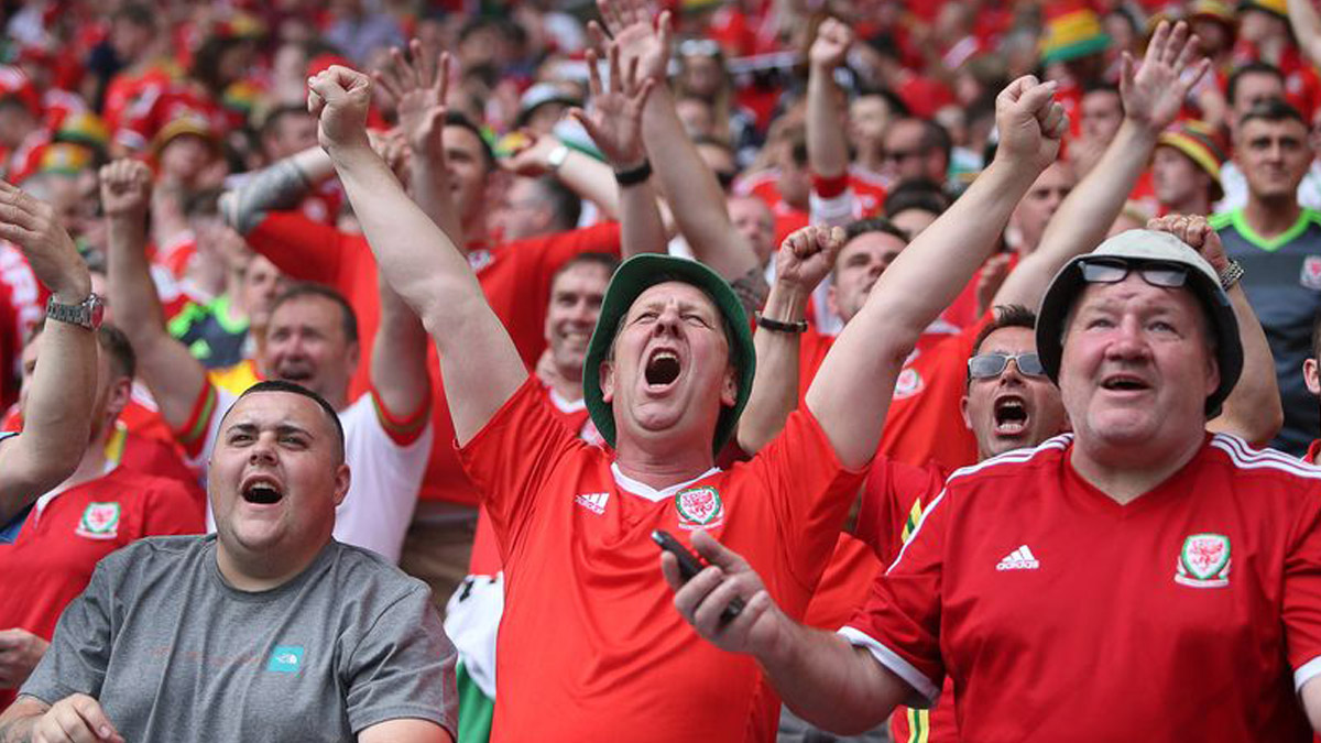 Galler taraftarlarına grup maçları uyarısı