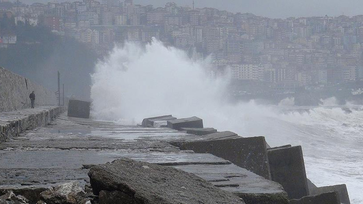 Doğu Karadeniz için kuvvetli fırtına uyarısı