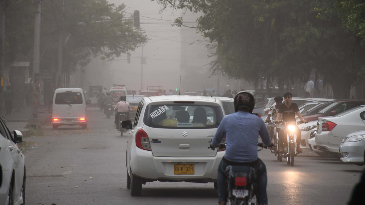 Pakistan'daki kum fırtınasında 5 kişi öldü
