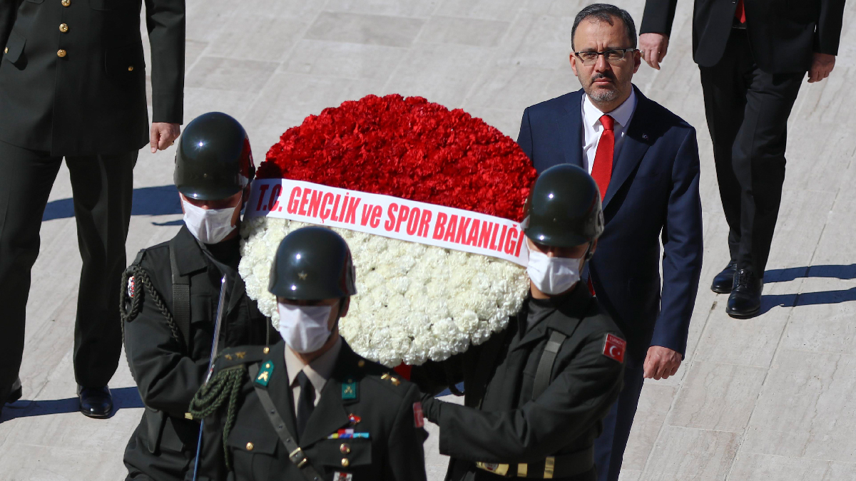 Gençlik ve Spor Bakanı Mehmet Muharrem Kasapoğlu Anıtkabir'de