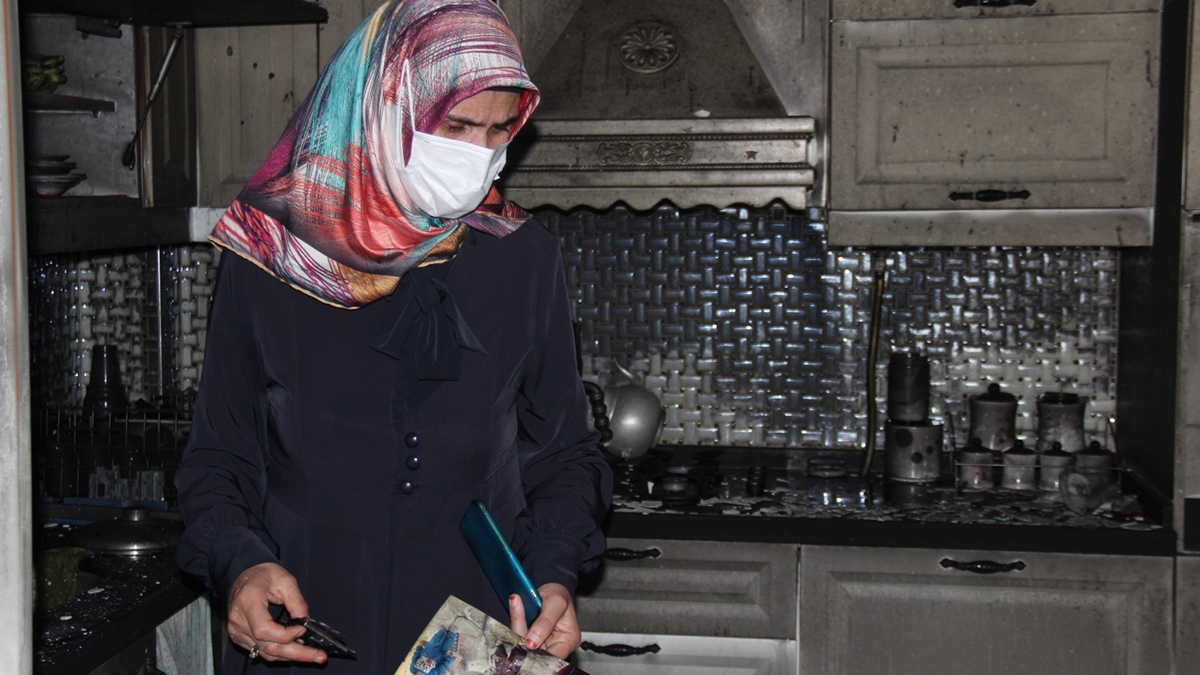 Evini yakan, ölümle tehdit eden kocaya karşı koruma altına alındı