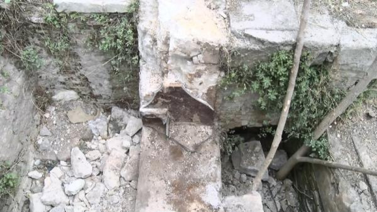 Pes dedirten görüntü! Tarihi değirmen hurdacıların hedefi oldu