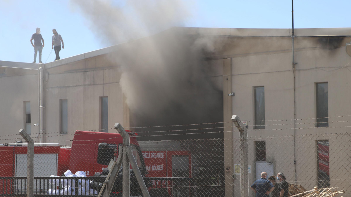 Denizli'de fabrika yangını