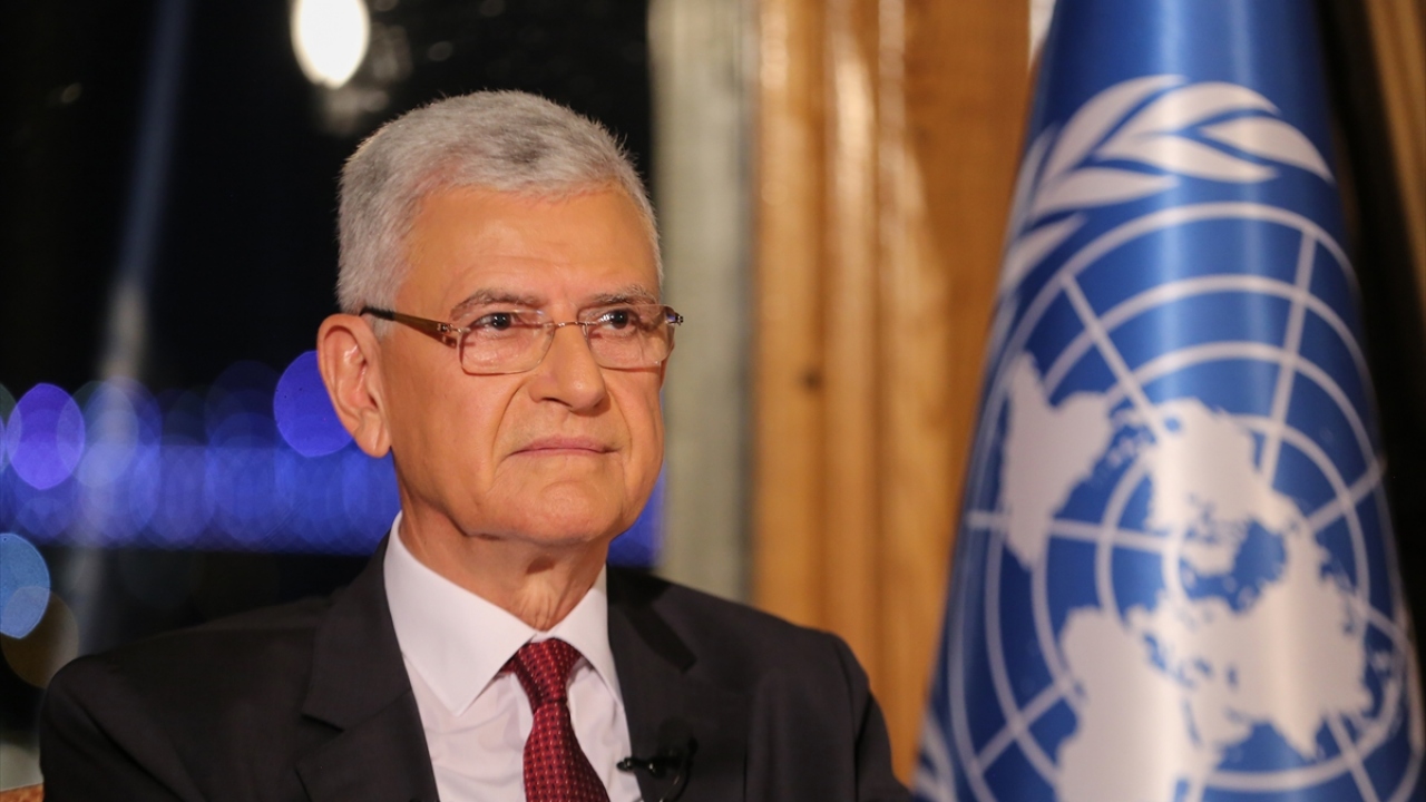 "Filistinlilerin yaşadıkları uluslararası hukuka göre savaş suçu"