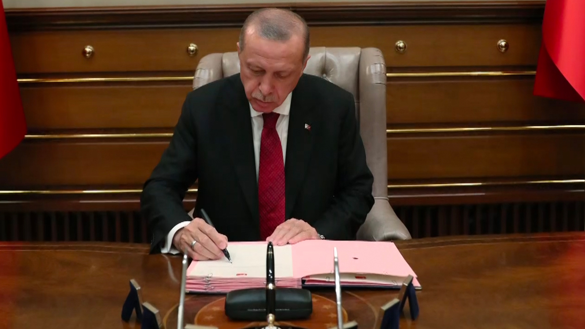 Erdoğan'dan gece yarısı yeni atamalar