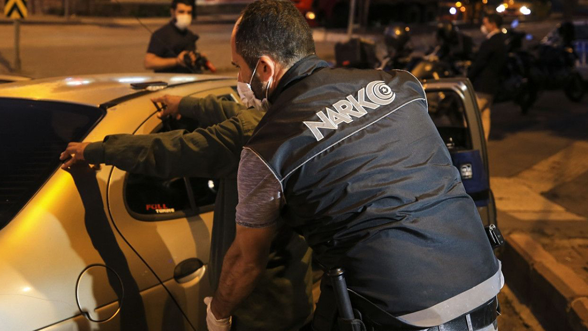 Stepnesinde uyuşturucu yakalanan sürücü tutuklandı