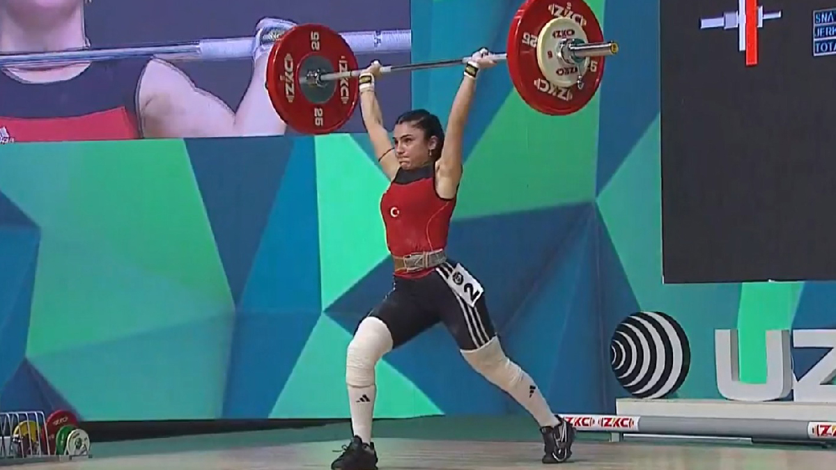 Milli halterci Cansu Bektaş, Gençler Avrupa Halter Şampiyonu oldu