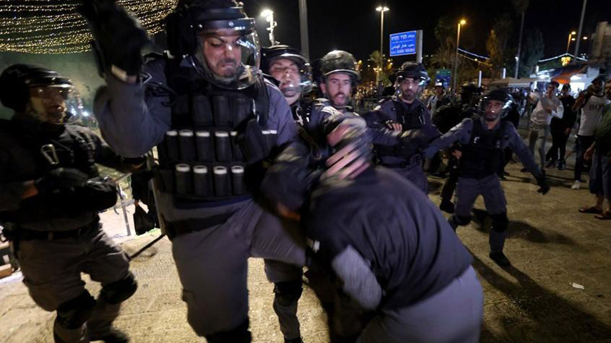 İsrail Filistinli sağlık personelini hedef almaya devam ediyor