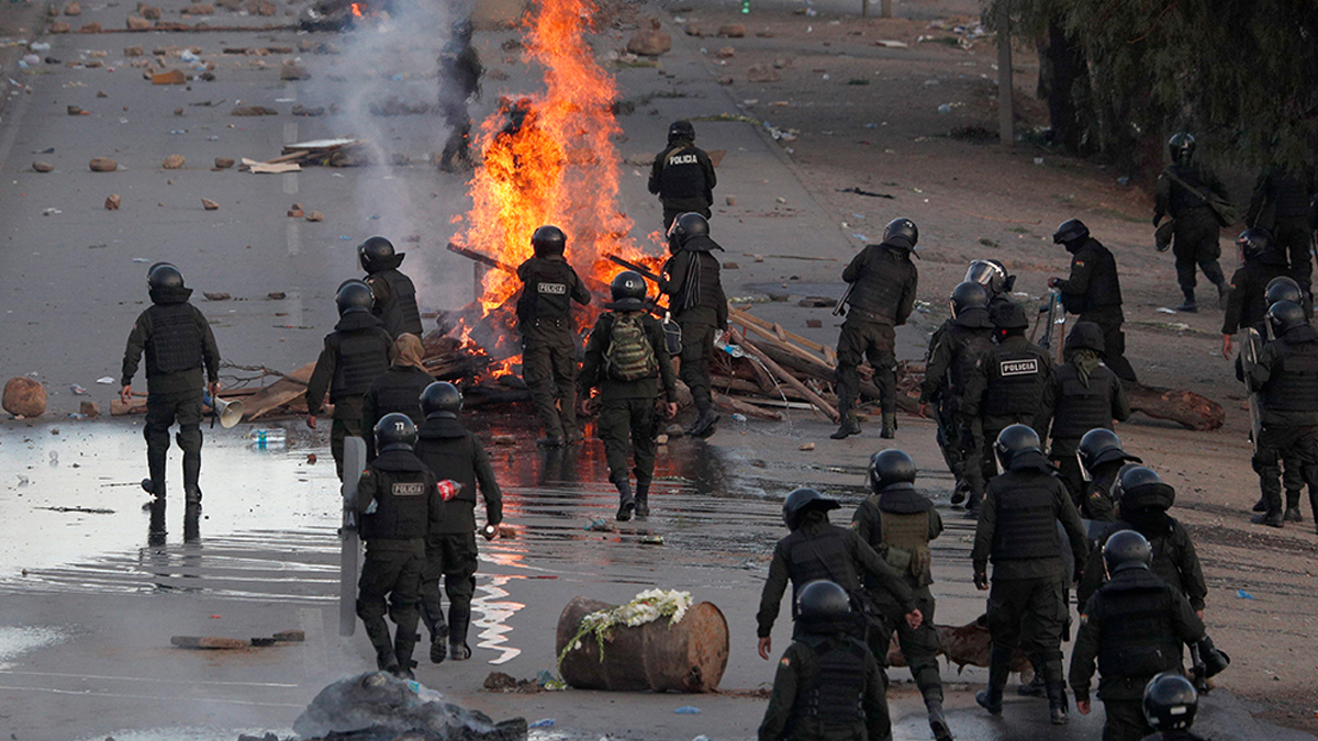 Darbe karşıtı gösterilerde 40 asker öldürüldü