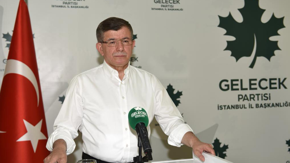 Davutoğlu'ndan Erdoğan'a çağrı: Ya Soylu'nun arkasında dur ya gereğini yap