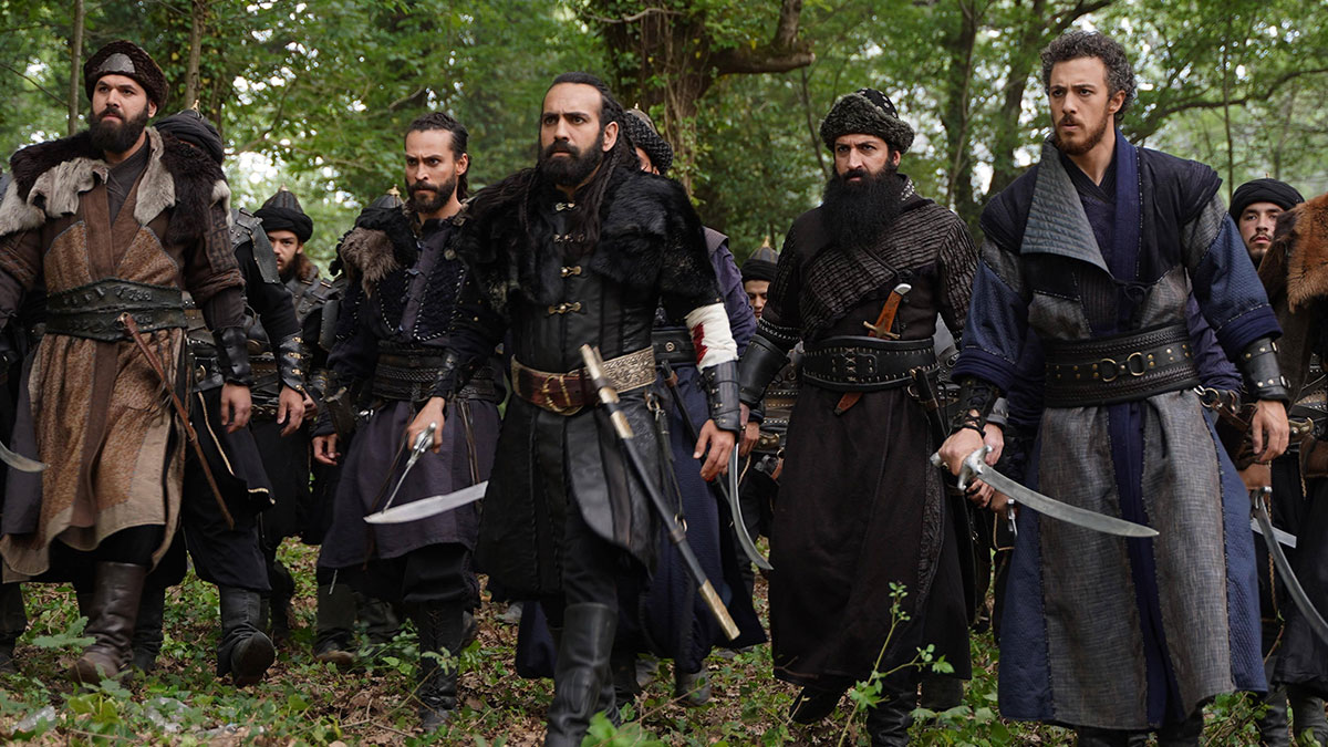 Uyanış Büyük Selçuklu son bölümde Nizamülmülk, Tacülmülk'ü kıstırıyor!