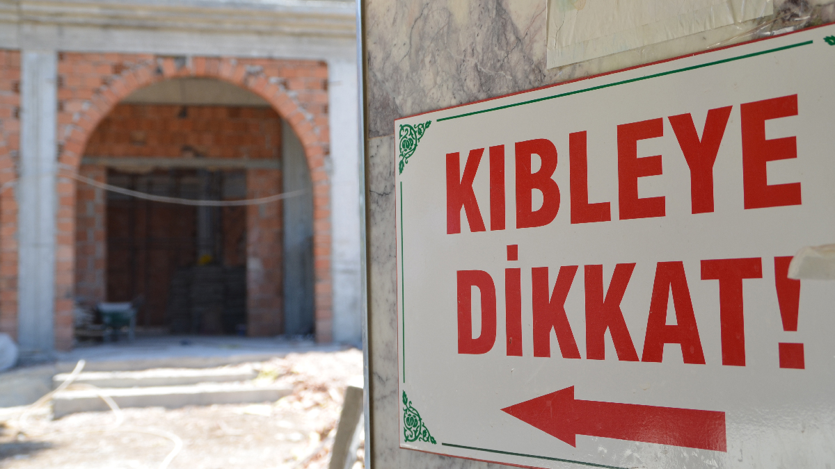 Caminin kıblesindeki 45 derecelik sapma 49 yıl sonra fark edildi