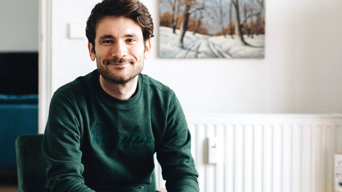 Gökhan Kutluer’in göç tohumlarını hayat ağaçlarına dönüştüren hikayesi bu kez dünyaya açılıyor!