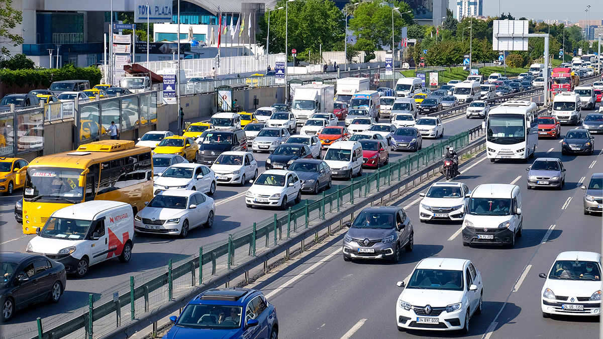 İstanbul'da 'çakar' denetimi: Boş ambulanslara geçit verilmedi