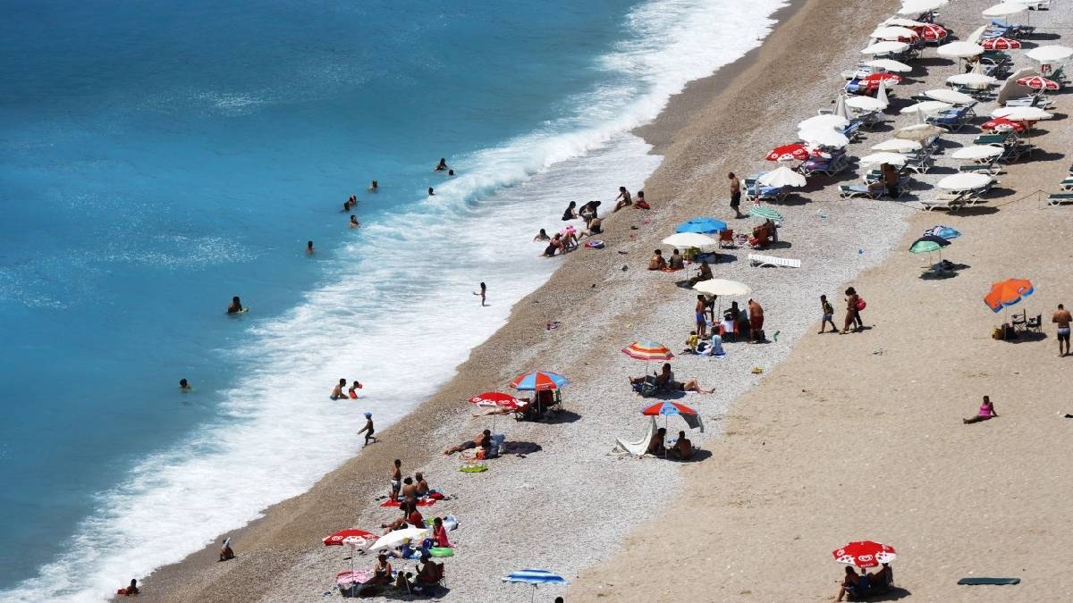 İran savaşı ve pahalılık Türkiye turizmini vurdu: Antalya ve Muğla’da otel fiyatları dip yaptı
