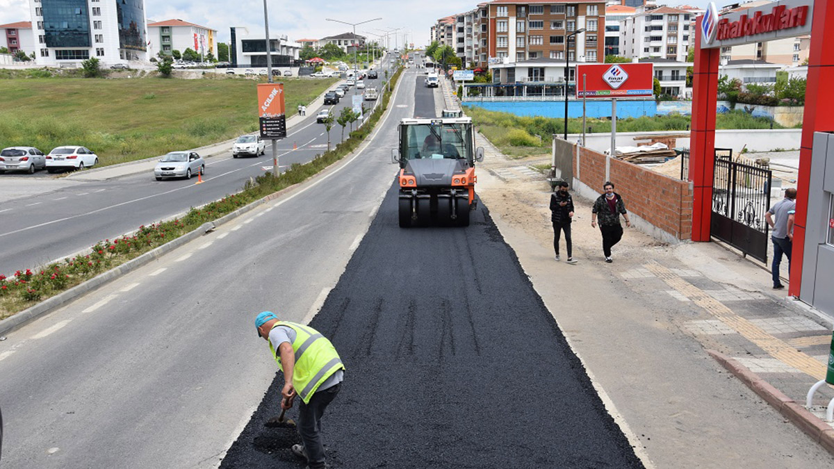 Tekirdağ Büyükşehir'in yol yapım çalışmaları devam ediyor