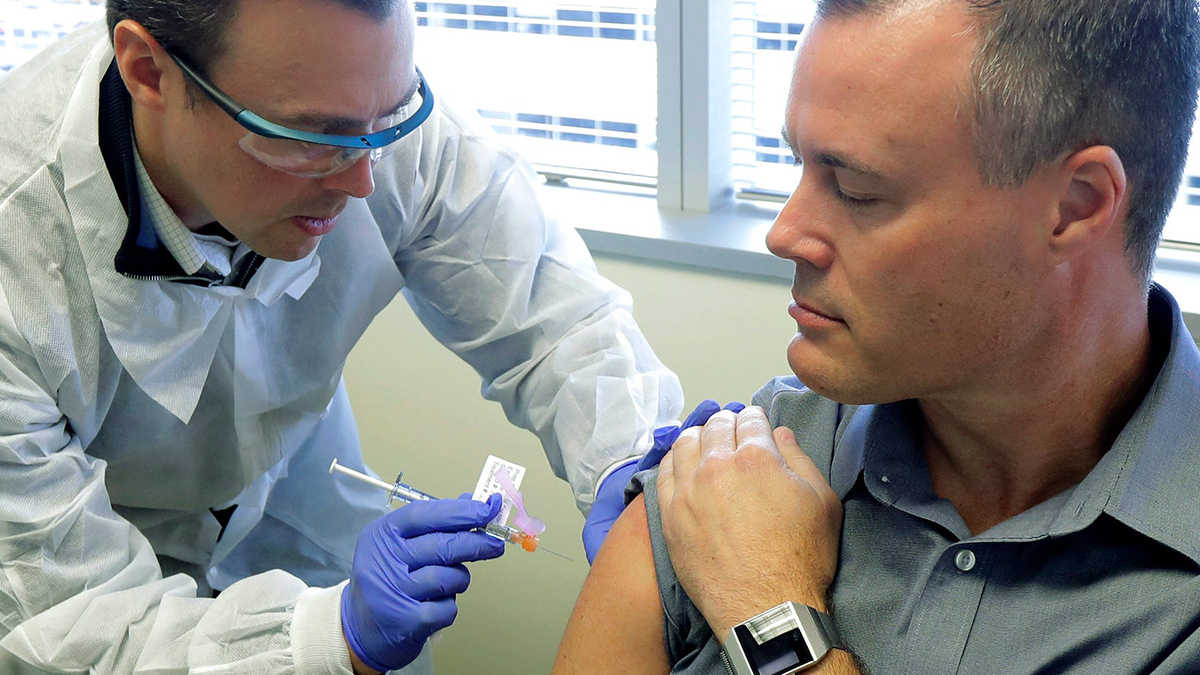 Fransa'daki aşı provokasyonunun arkasında Rusya mı var?