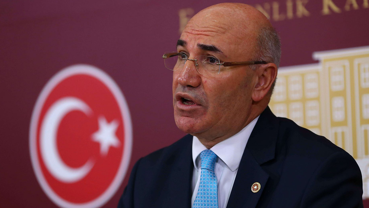 Mahmut Tanal, Davutoğlu'na yapılana tepki gösterdi: Vefa sadece bir semt adıymış!