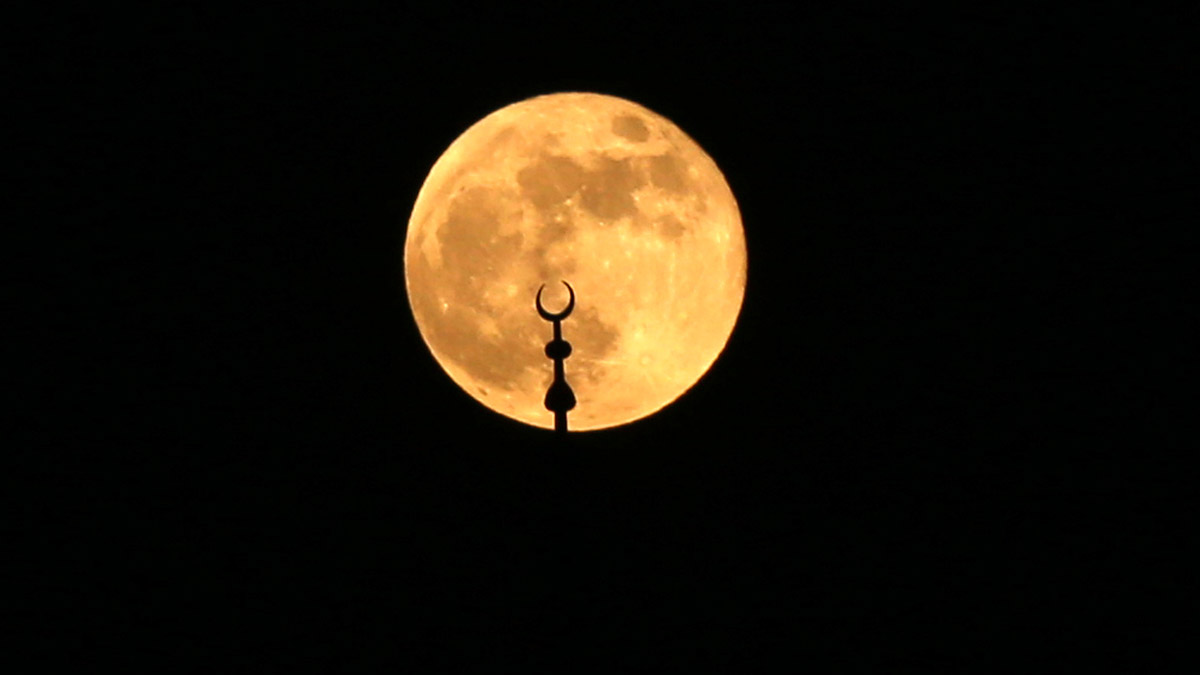 'Süper Çiçek Kanlı Ay' büyüledi