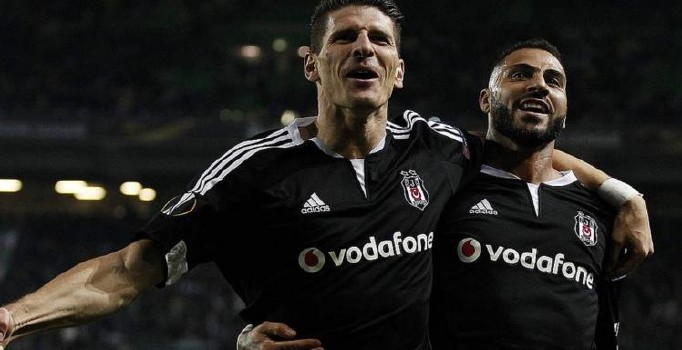 Dünya Quaresma'nın peşinde, yönetim bırakmıyor