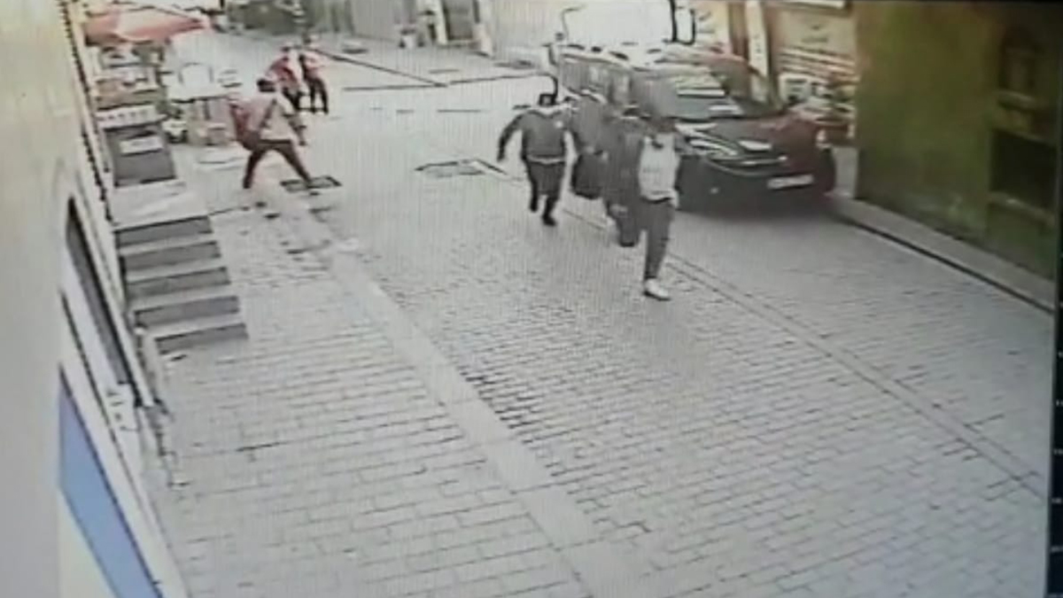 Altın toptancısını 'arama kararı var' diyerek soymaya çalıştılar