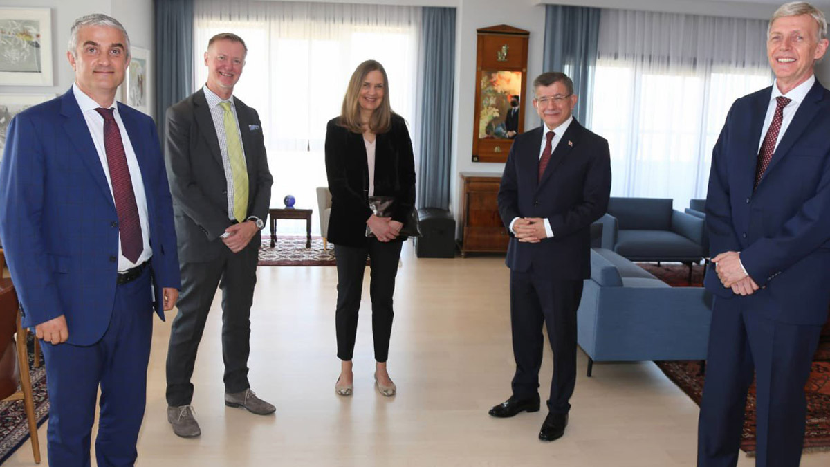 Davutoğlu Avrupalı büyükelçilerle görüştü