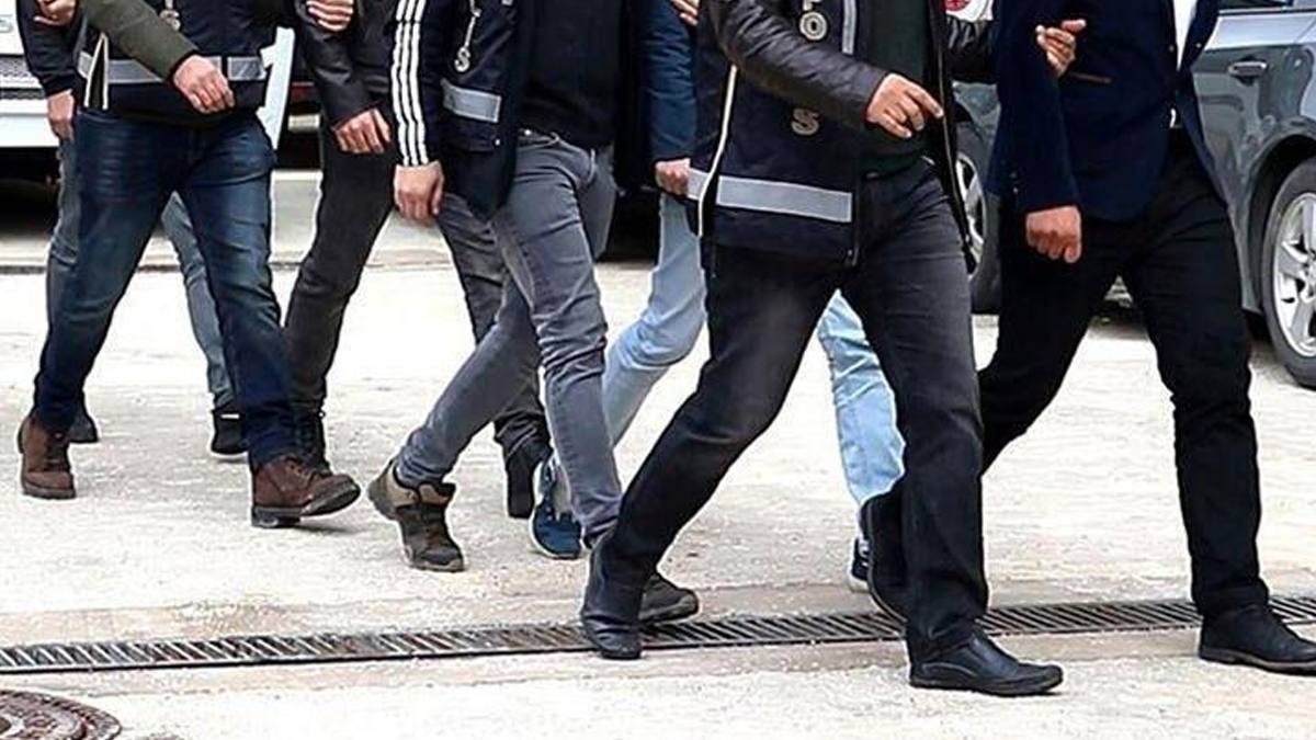 Kara Kuvvetleri'nde FETÖ operasyonu: Gözaltılar var