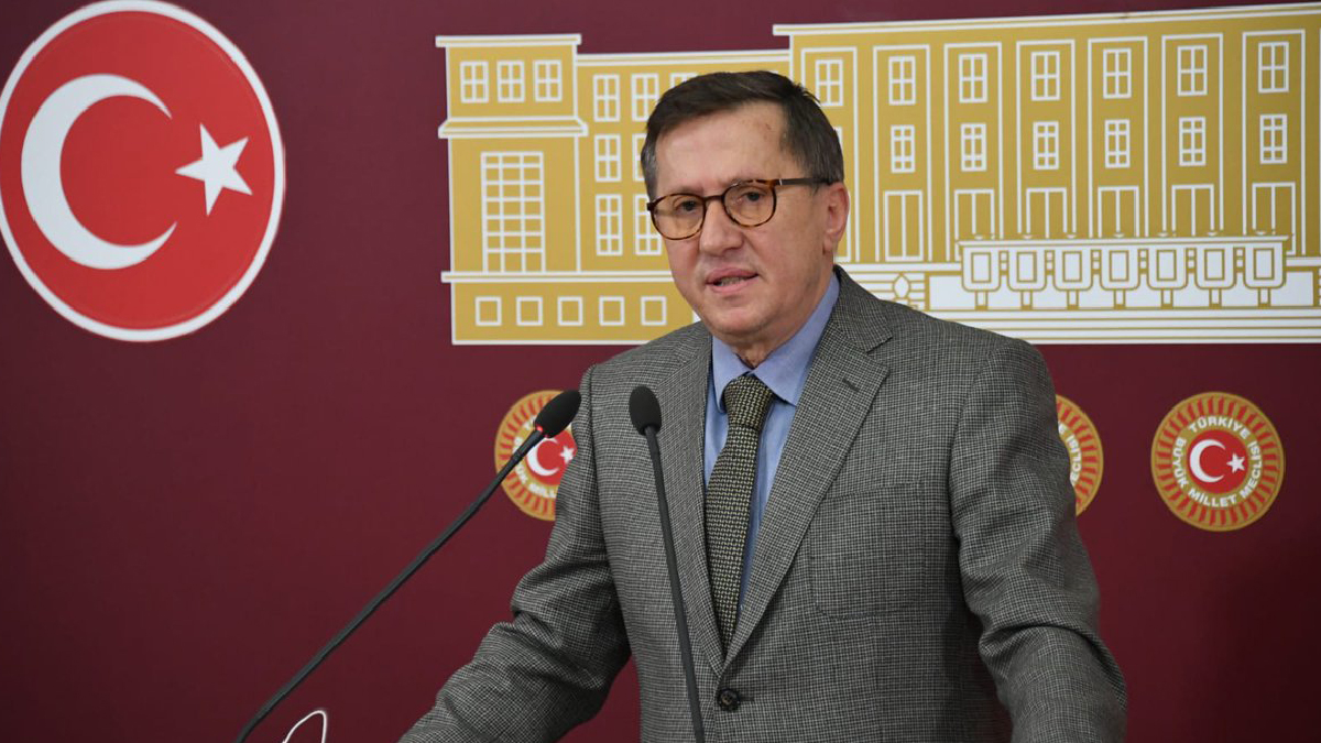 İYİ Parti'den normalleşme tepkisi: Virüs şeytan gibi geceleri dolaşıyor