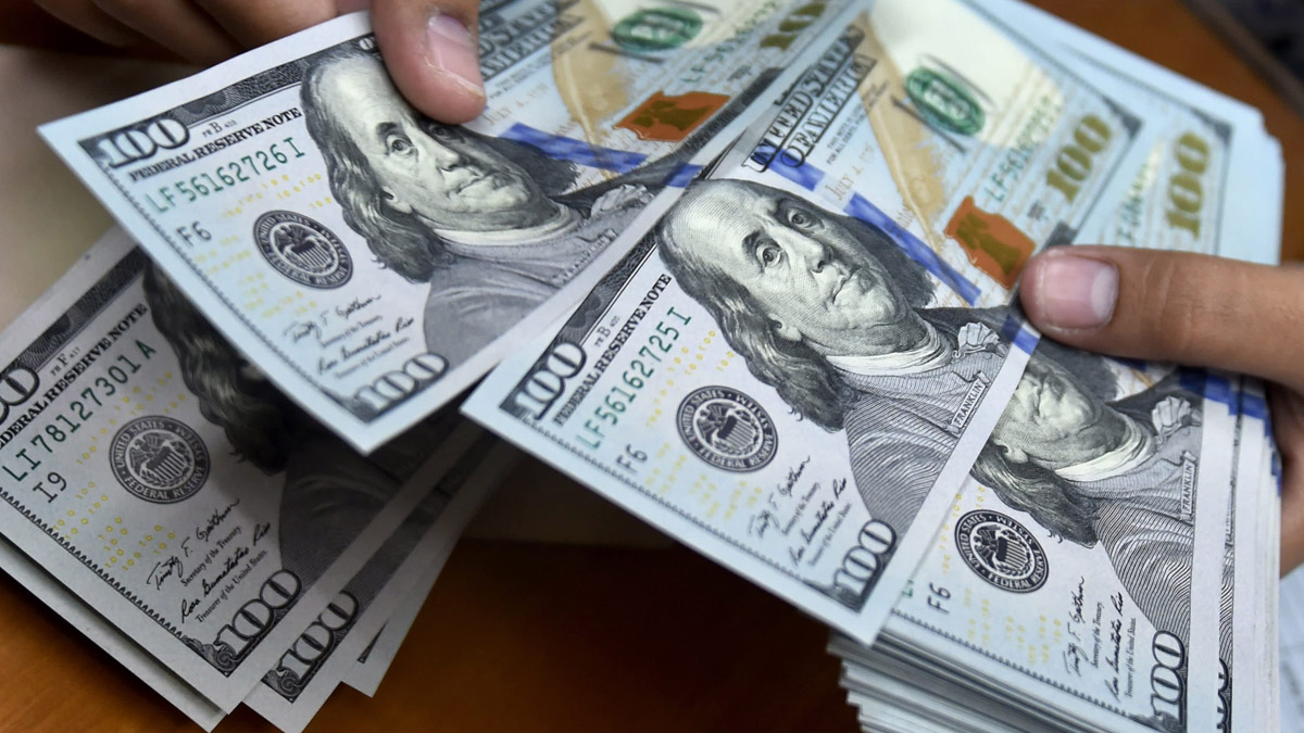 Dolar tüm zamanların rekorunu kırdı