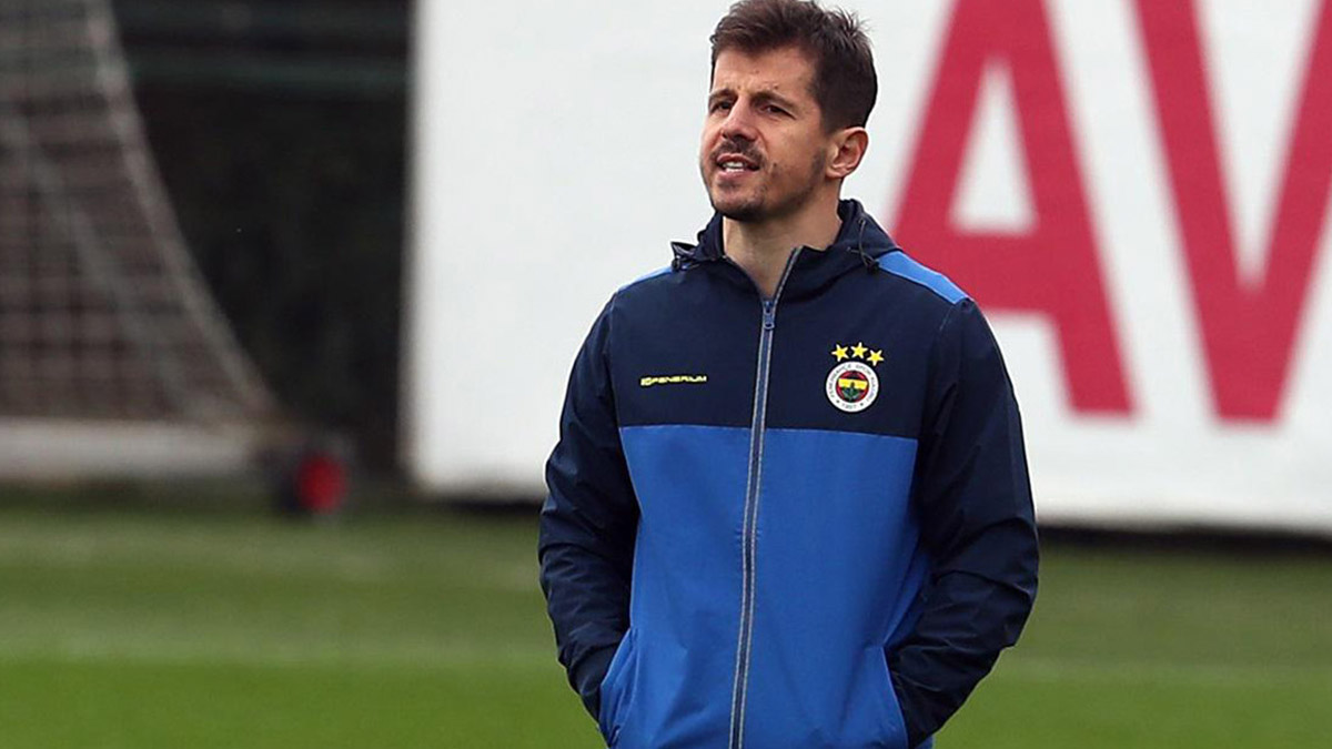 Son dakika! Emre Belözoğlu Fenerbahçe ile yolları ayırdı