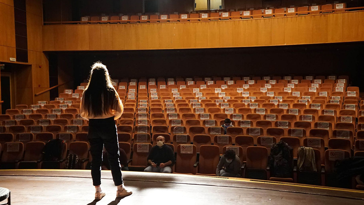 Sanat camiası yok olmak istemiyor