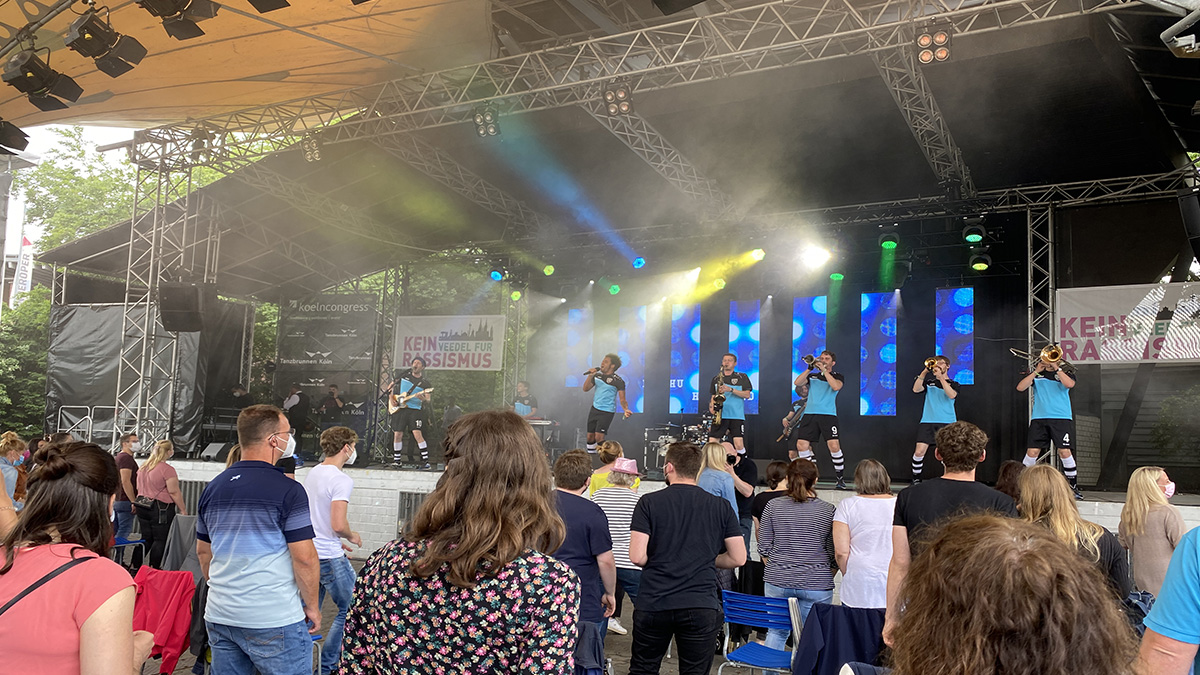 Köln'de etkinlikler yeniden başladı, ilk konser düzenlendi