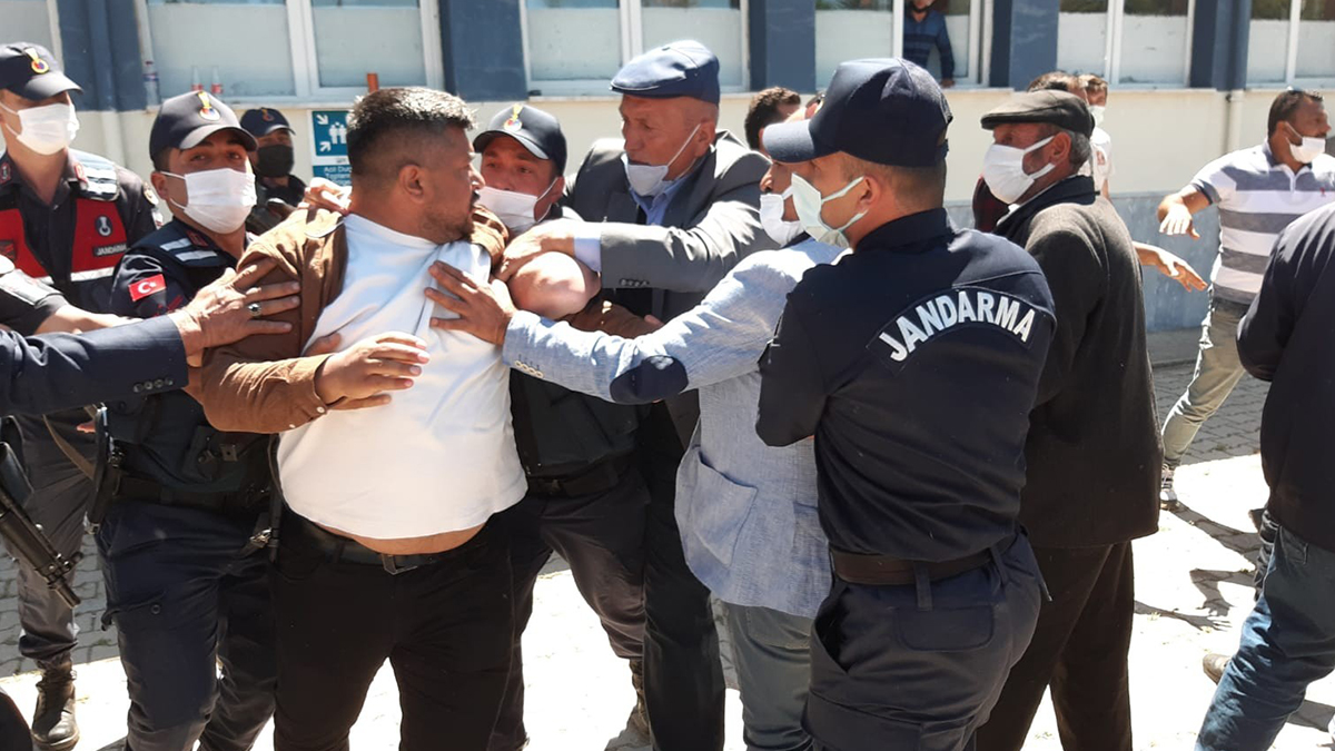 Afyonkarahisar'daki beldede 7 yıl sonra yapılan ilk seçimde kavga çıktı
