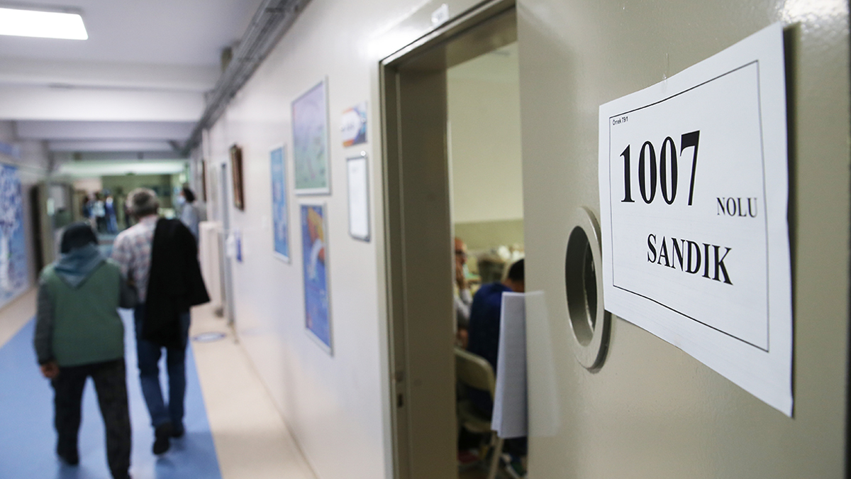 İkizdere seçimlerinden sürpriz çıktı: Görevden alınan muhtar geri döndü