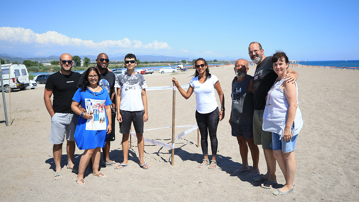 2 yıldır caretta carettalar için nöbet tutuyorlar