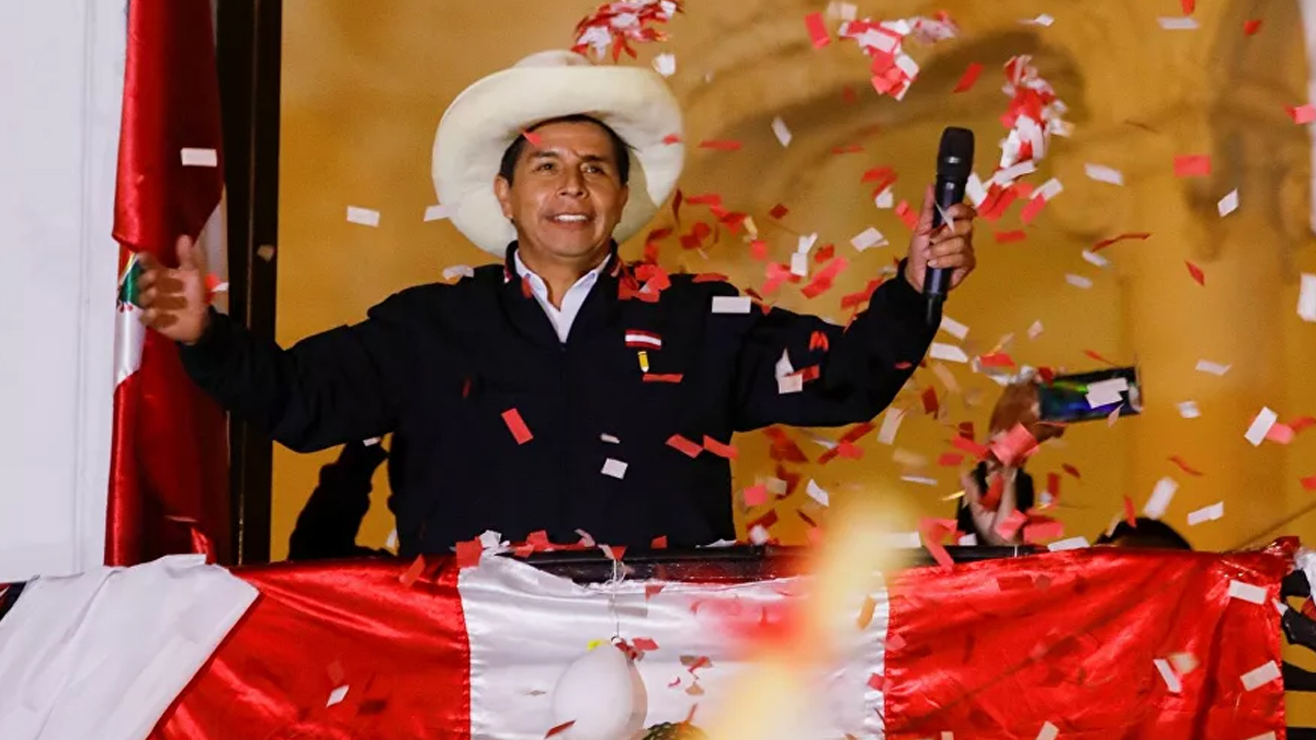 Peru'da sandıktan solcu aday çıktı