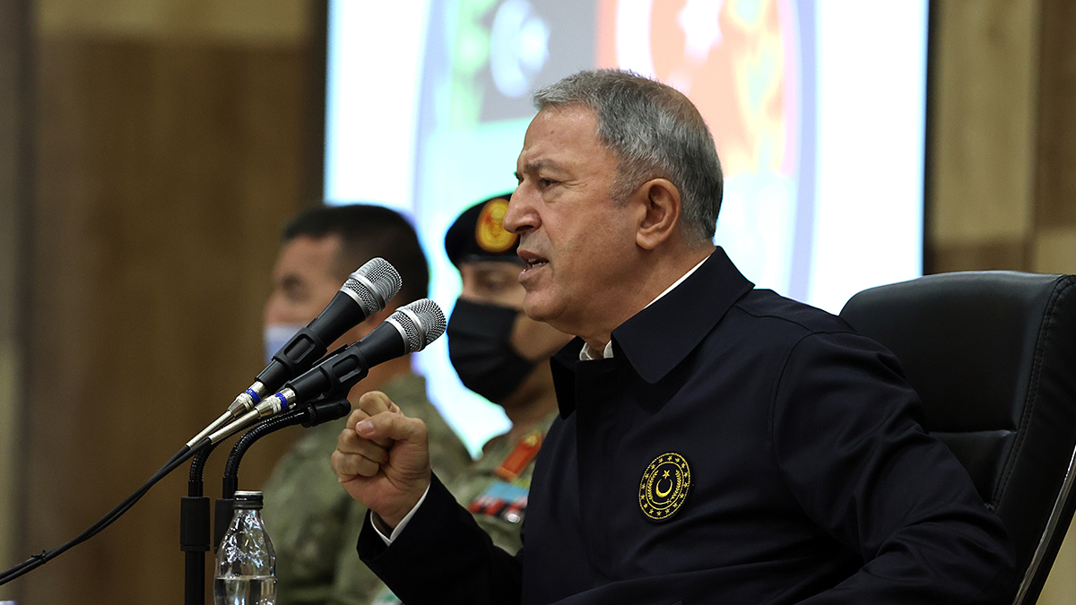 Bakan Akar Libya'da askeri yetkililerle görüştü