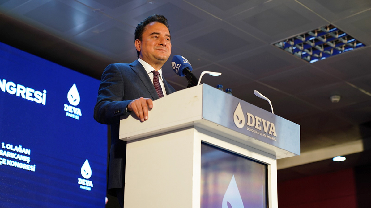 Babacan: Döviz rezervlerini cayır cayır sattılar