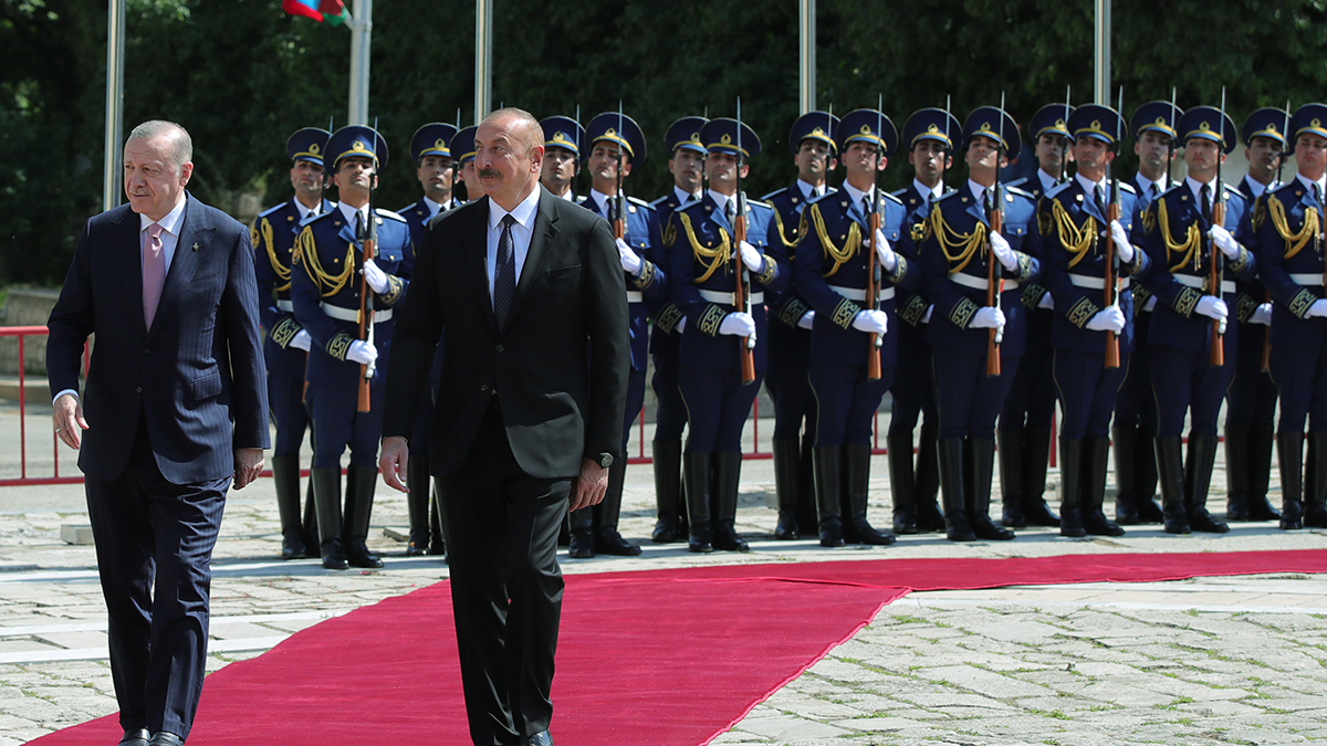 Erdoğan Şuşa'da resmi törenle karşılandı