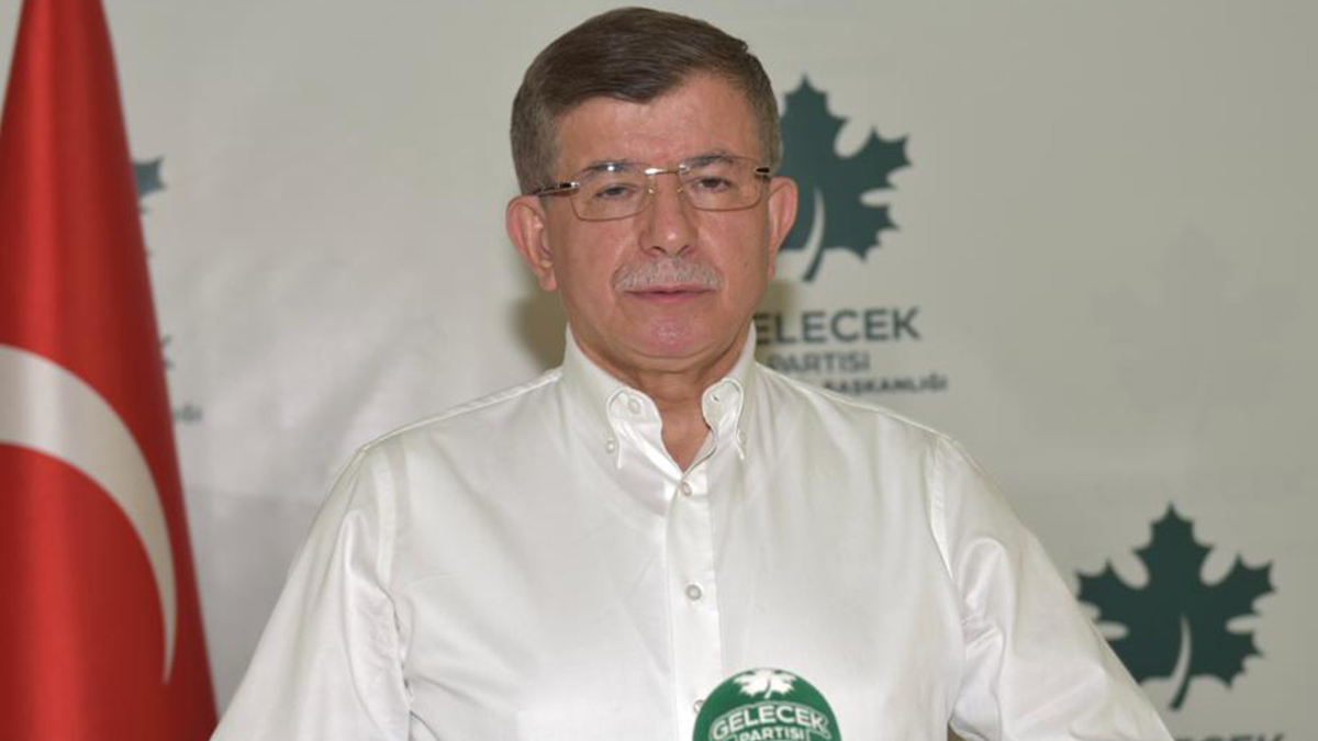 Davutoğlu'ndan Kanal İstanbul tepkisi: Atılacak temel gayri hukukidir