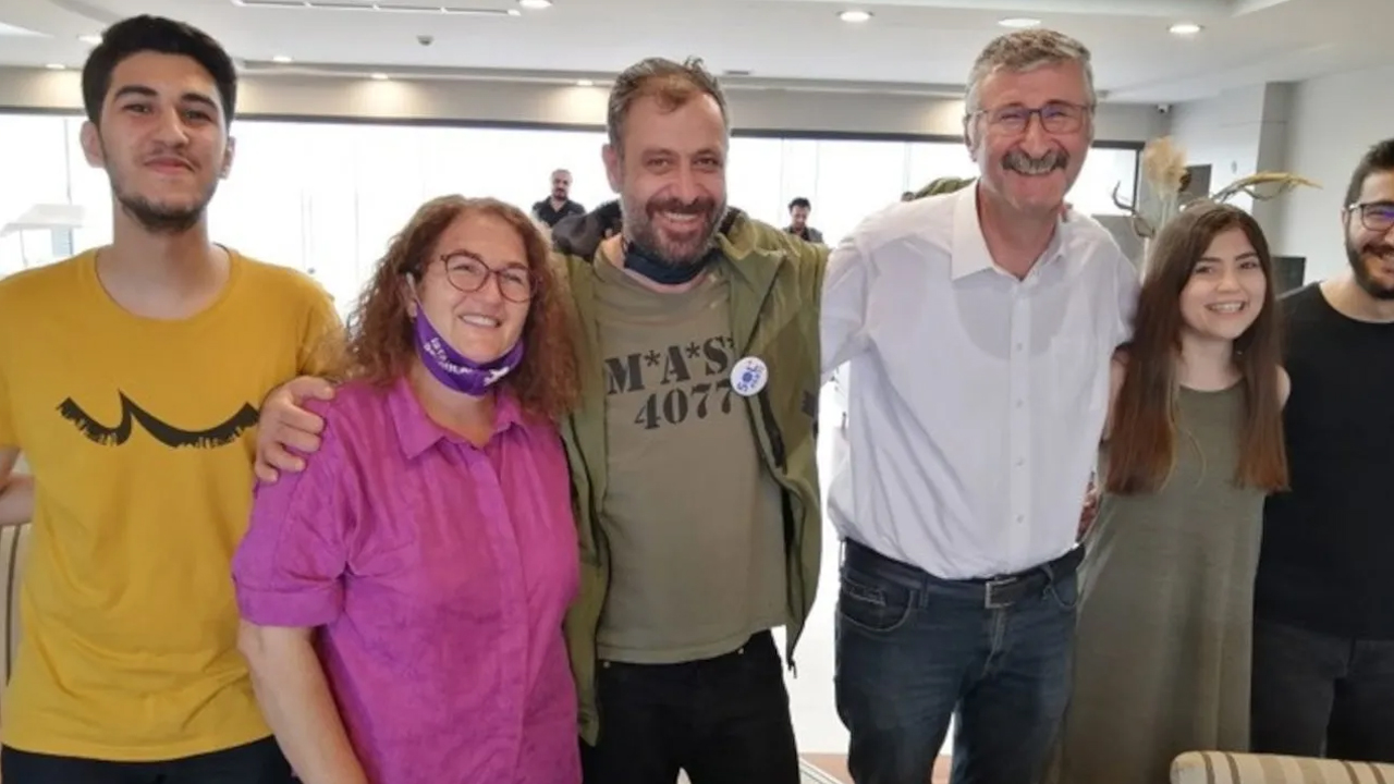 Nejat İşler SOL Parti üyesi oldu