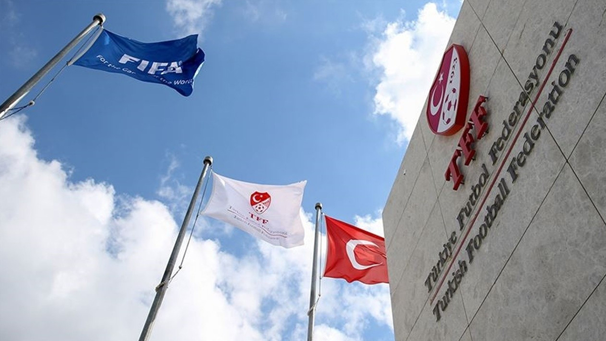 TFF'den Burak Elmas'a tebrik mesajı