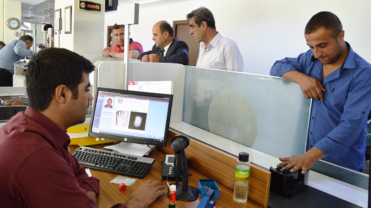 Son kez tarih verdiler: Çipli kimliği olmayan giremeyecek