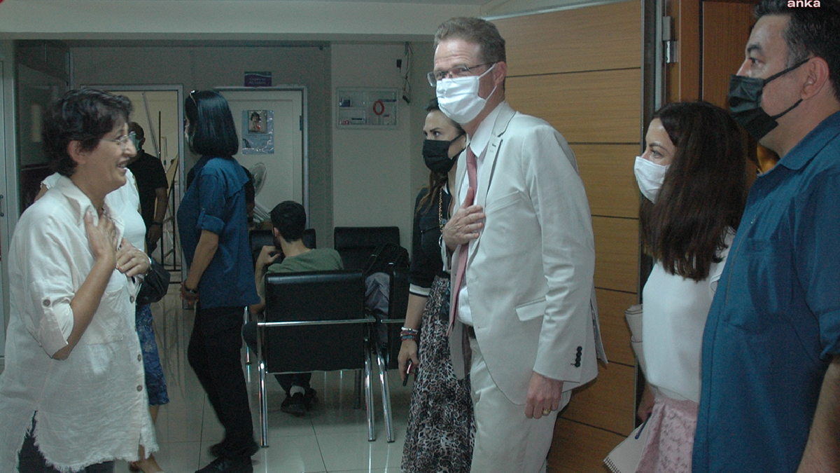 AB'den HDP'ye başsağlığı ziyareti